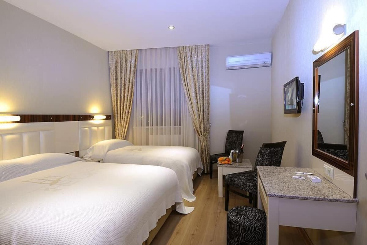 Free WiFi, bed sheets