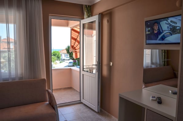 Standaard tweepersoonskamer | Woonruimte | Televisie