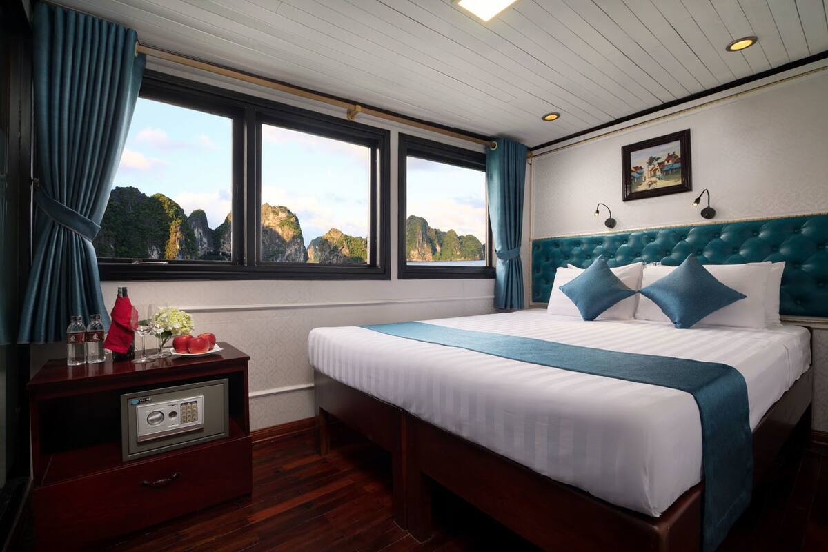 Quarto casal luxo, vista para o mar | Frigobar, cofres nos quartos, escrivaninha, Wi-Fi de cortesia