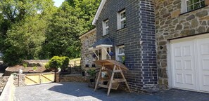 Exterior - Stunning Self-Catering Property on the Edge of the Snowdonia National Park (Maentwrog)