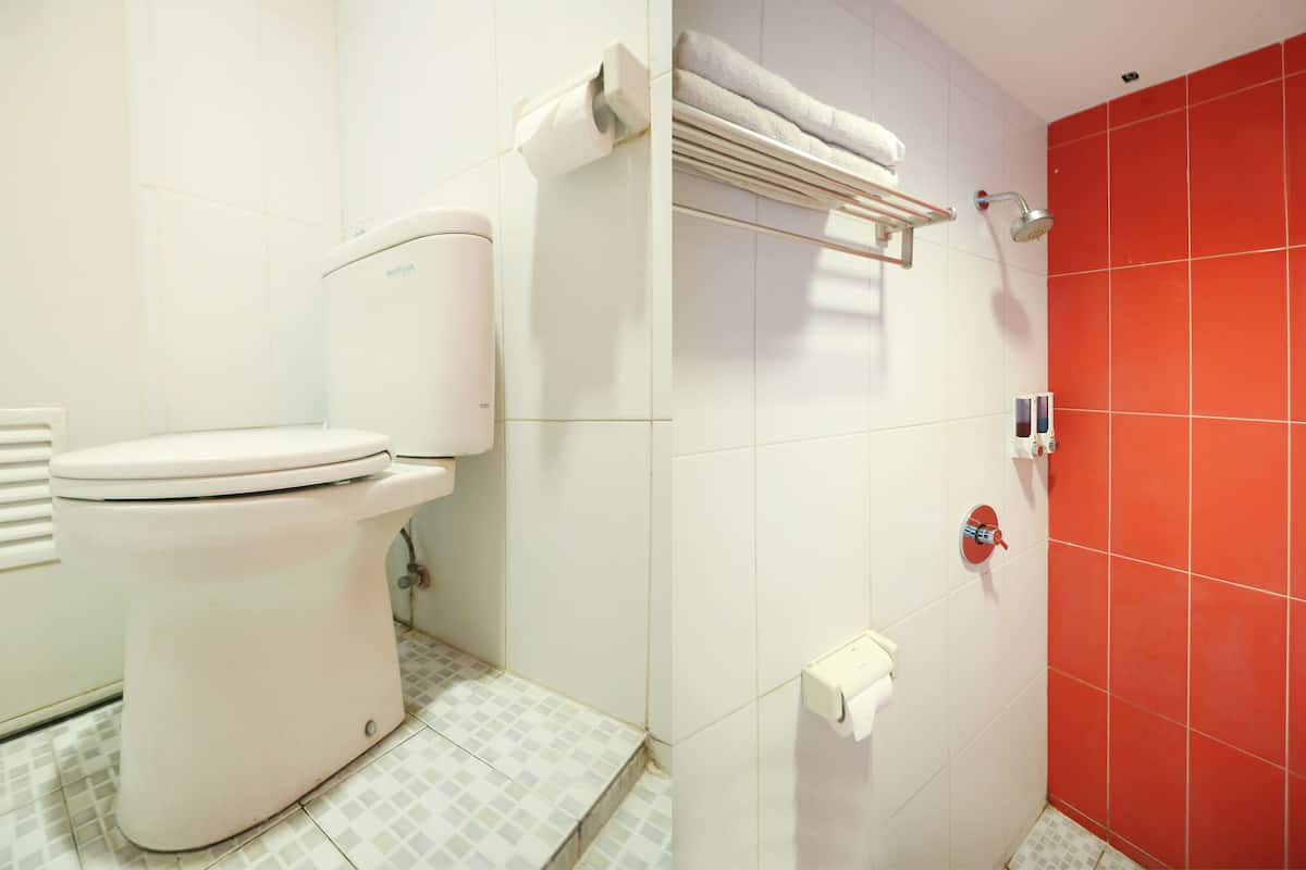 Bathroom | Shower, free toiletries, towels, soap