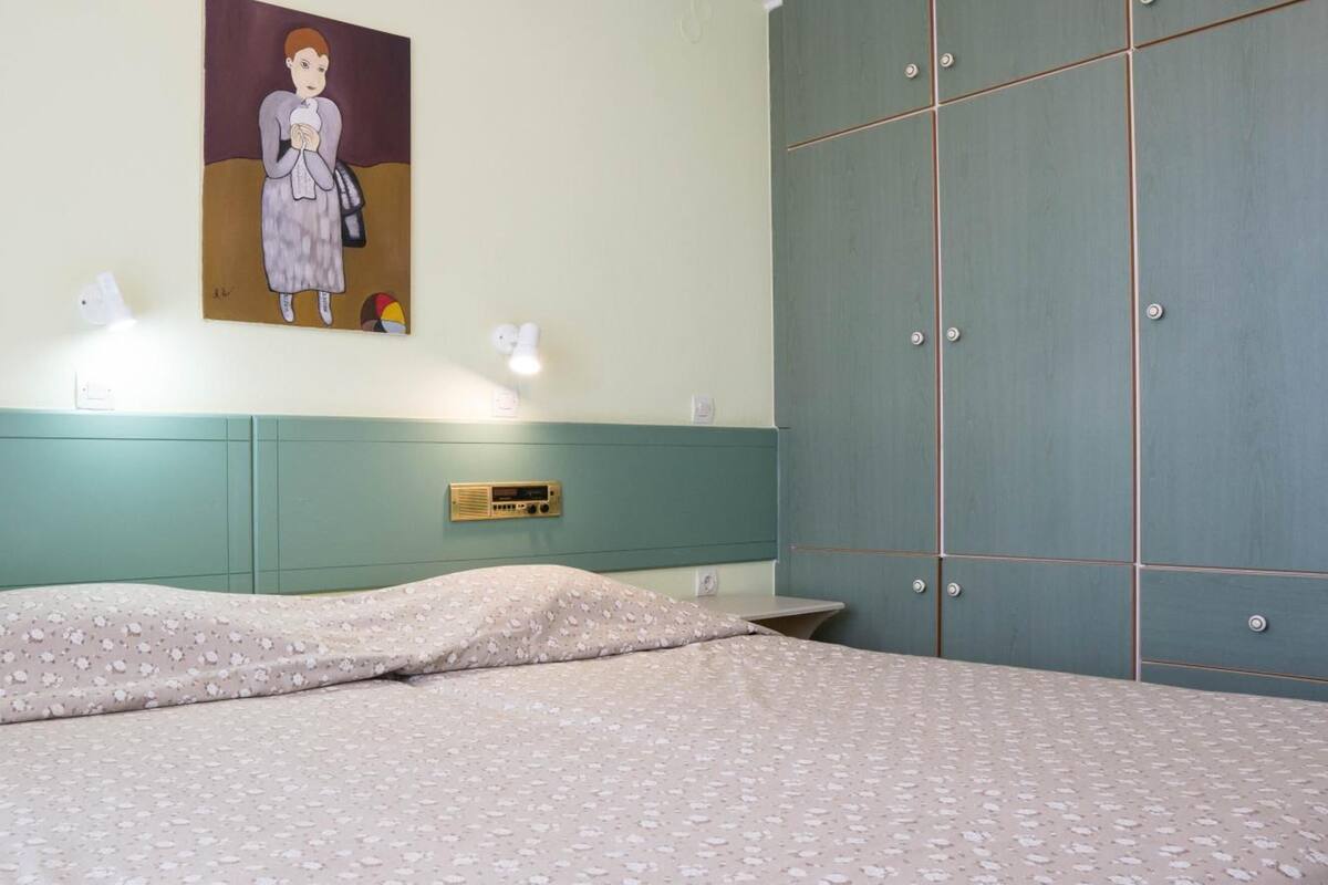Basic Apartment | In-room safe, soundproofing, WiFi (free), bed sheets