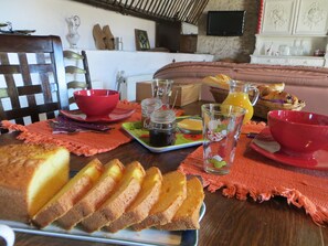Desayuno continental gratuito y diario