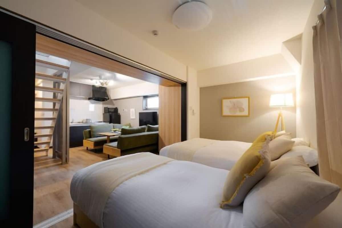 1 bedroom, down duvets, in-room safe, desk