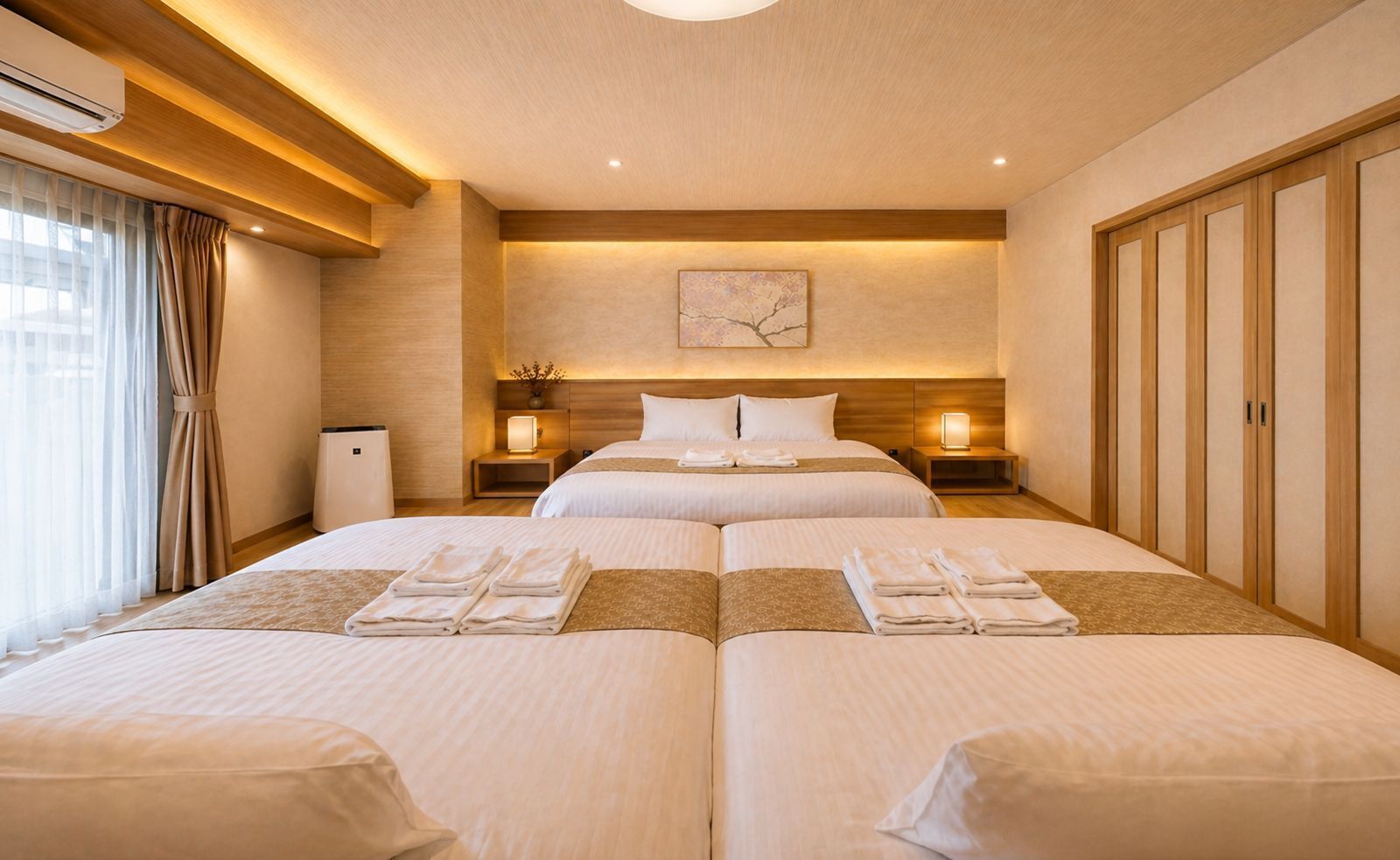 Deluxe Studio Suite | Down duvets, in-room safe, desk, blackout curtains