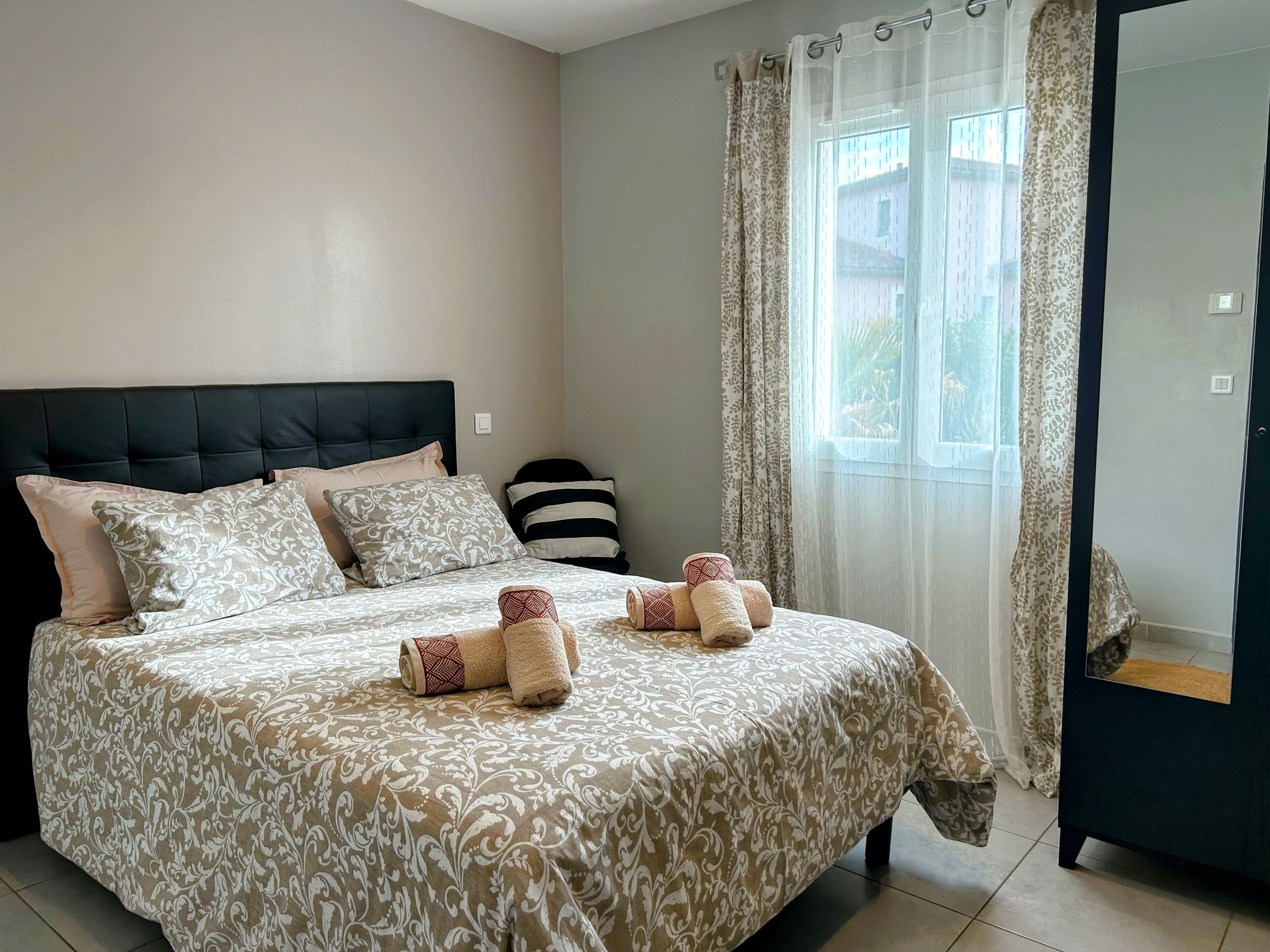 3 室のベッドルーム、アイロン / アイロン台、旅行用ベビーベッド、WiFi