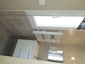 Interior - CONTEMPORARY AIR CONDITIONED VILLA AT THE FOOT OF MONT VENTOUX (MAZAN)