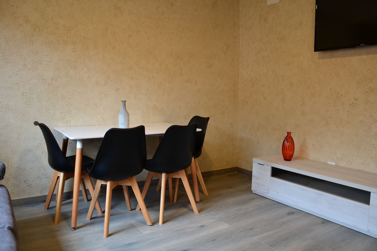 Deluxe Bungalow | Living room