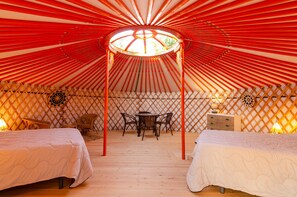 프리미엄 텐트 (Yurta Mongolia) | 오리/거위털 이불, 다리미/다리미판, 무료 WiFi, 침대 시트