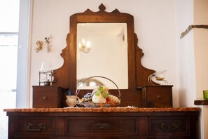 Deluxe Studio | Room amenity