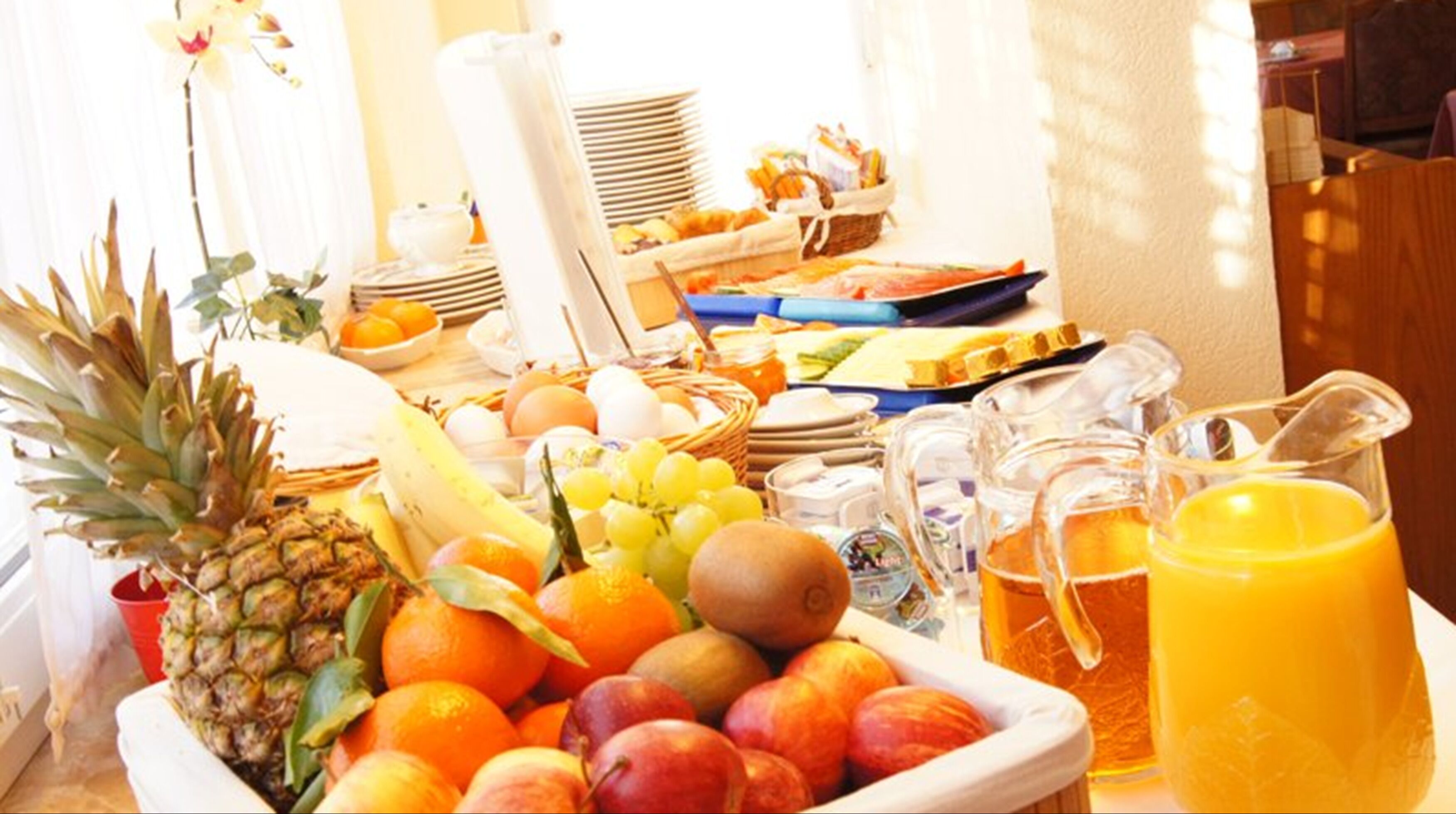 daily buffet breakfast (eur 8 per person)