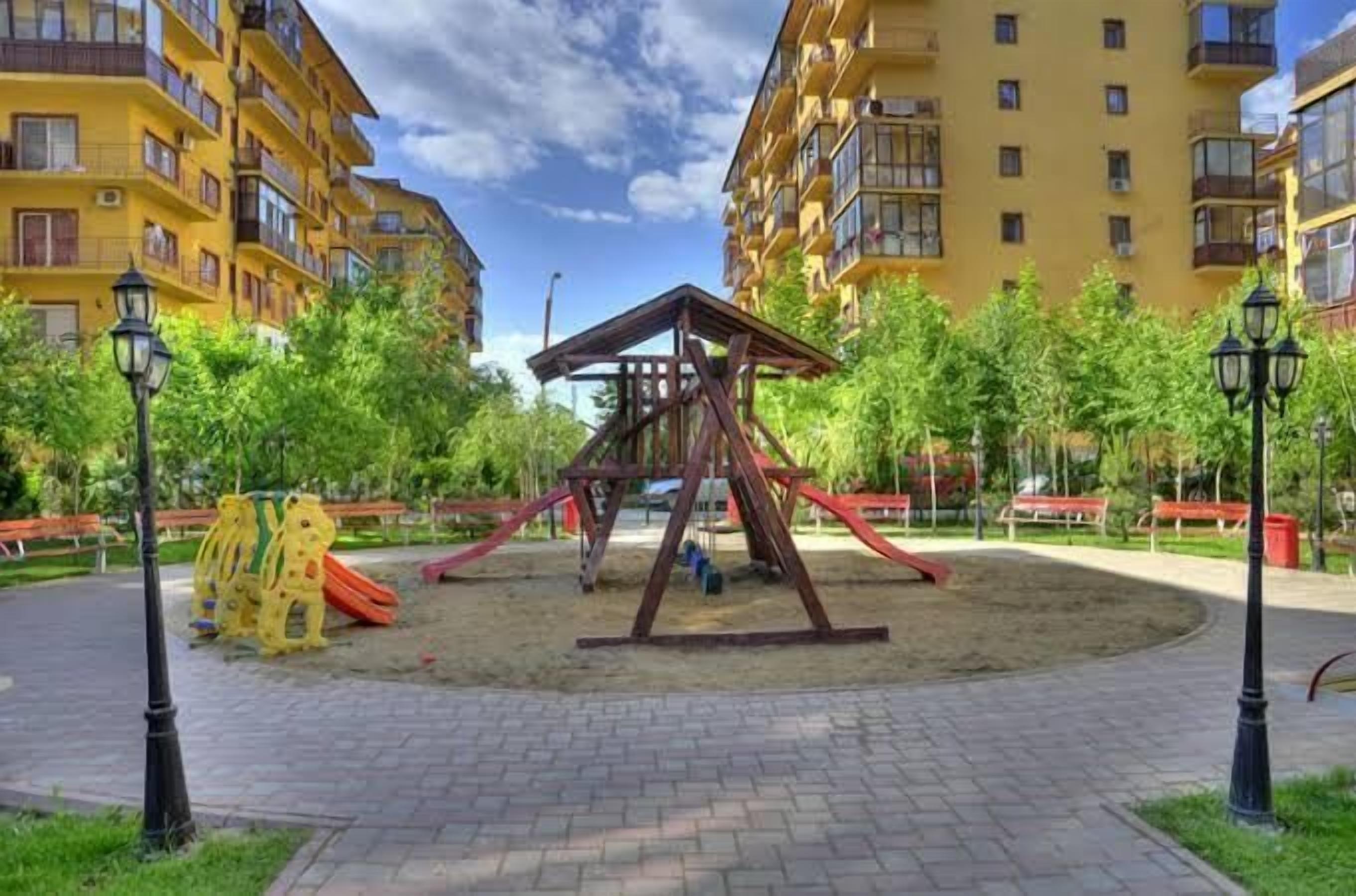 Área de juegos infantiles al aire libre