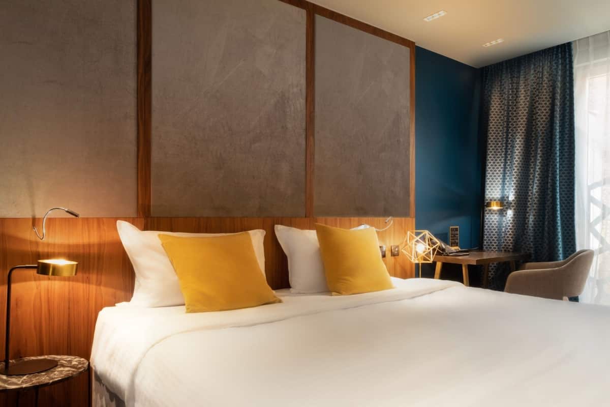 1 bedroom, premium bedding, in-room safe, desk