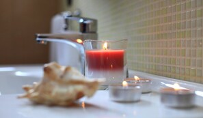 Deluxe Double Room | Bathroom sink - B&B Rosso Salento (Alliste)
