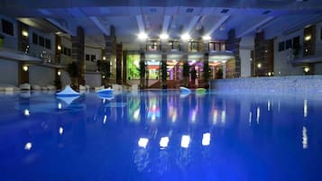 Sauna, tina de hidromasaje y baño de vapor