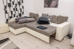 Decoración personalizada, muebles diferentes y escritorio 
