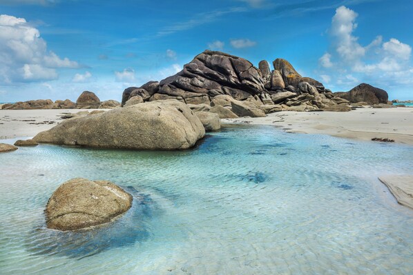 Beach nearby, sun-loungers