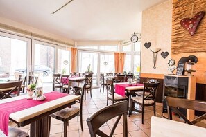Tägliches inbegriffenes Frühstücksbuffet