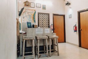 Quầy tiếp tân