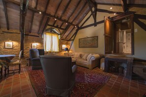 Tv, pejs, dvd-afspiller