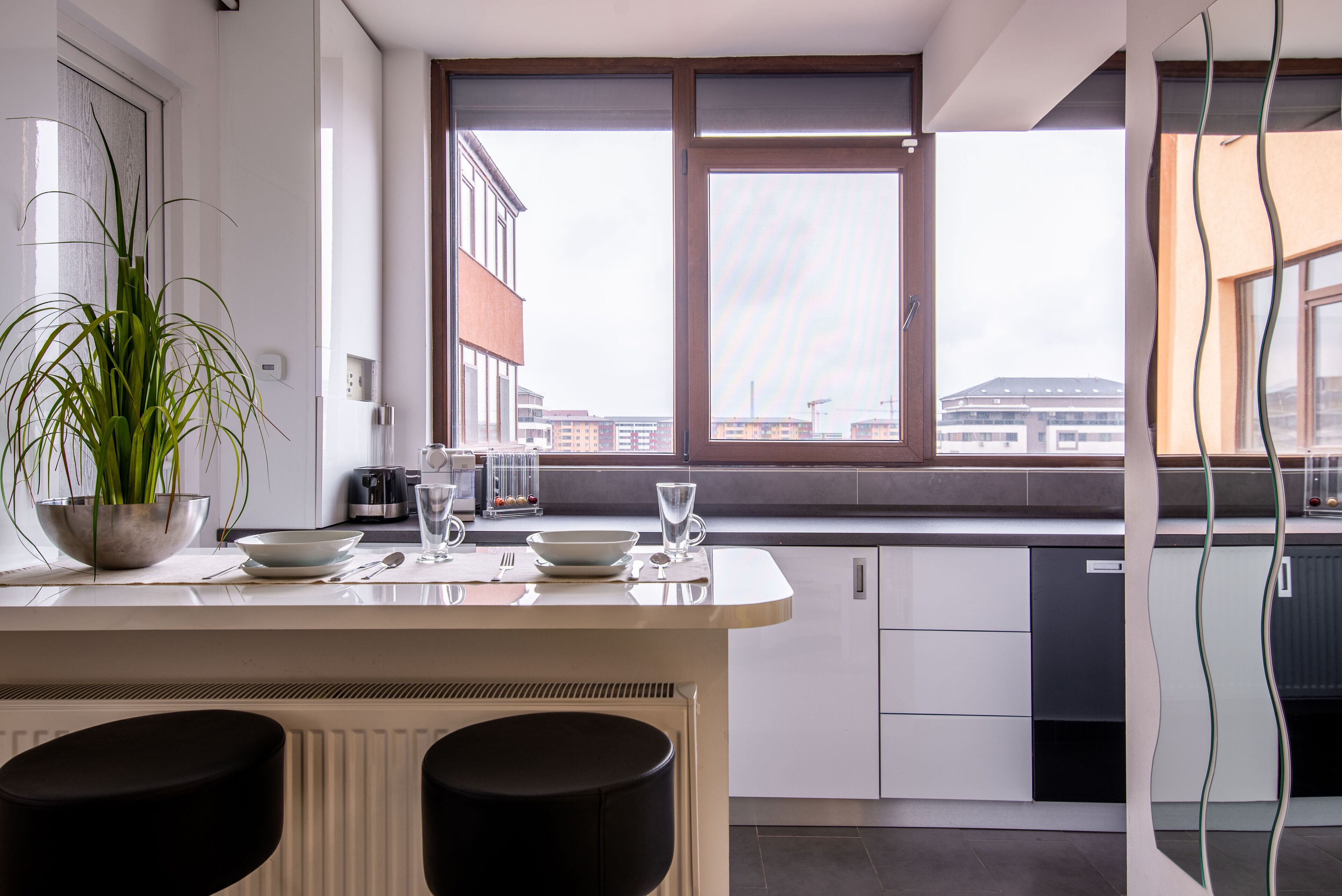 Luxury Apartment, 1 Queen Bed with Sofa bed, Accessible | Private kitchen | Fridge, microwave, oven, stovetop