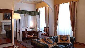 Junior-Studiosuite, Badewanne, Gartenblick | Minibar, Schreibtisch, Babybetten, kostenloses WLAN