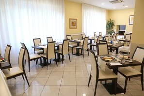 Free daily buffet breakfast - Hotel Nautilus (Forte dei Marmi)