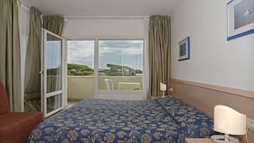 Double or Twin Room | Minibar, in-room safe, desk, rollaway beds