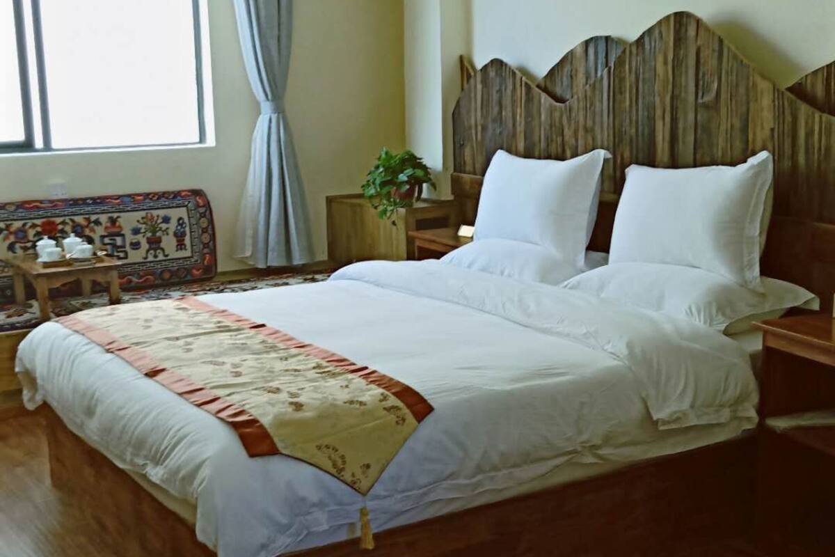 Double Room (Mainland Chinese Guest Only) | Desk, blackout drapes, free WiFi