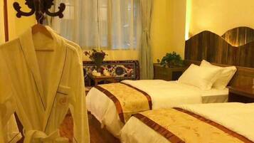 Desk, blackout curtains, free WiFi