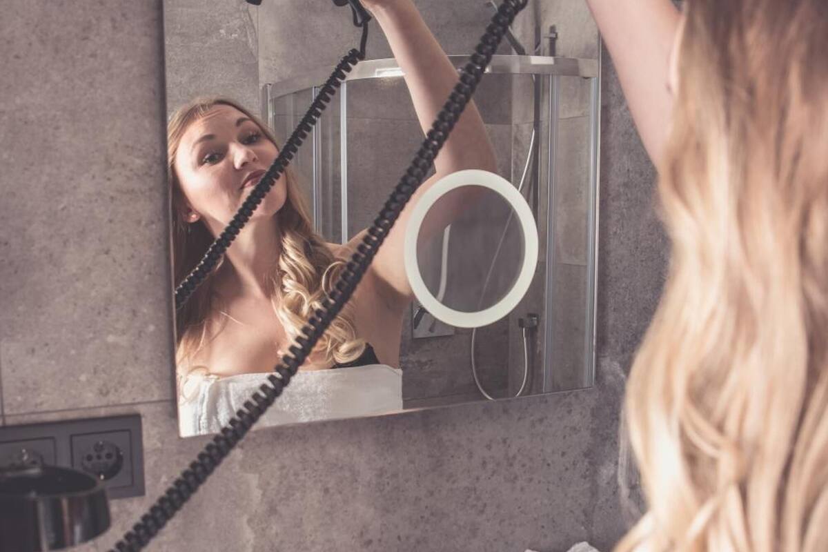 shower, free toiletries, hair dryer, slippers