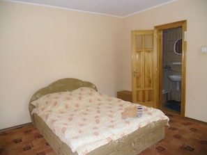 Grand Double Room | Rollaway beds, free WiFi, bed sheets