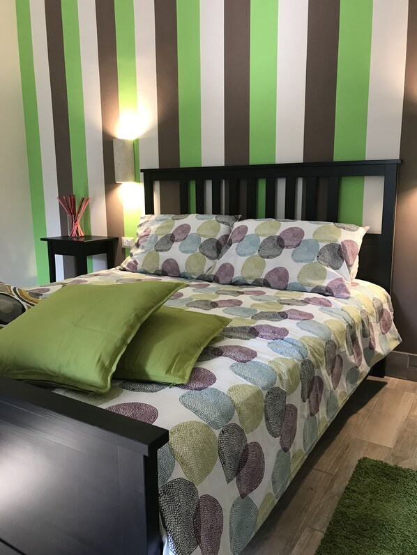 Classic Quadruple Room | Free minibar items, in-room safe, desk, blackout drapes - Le Donne di Giannino (Rende)