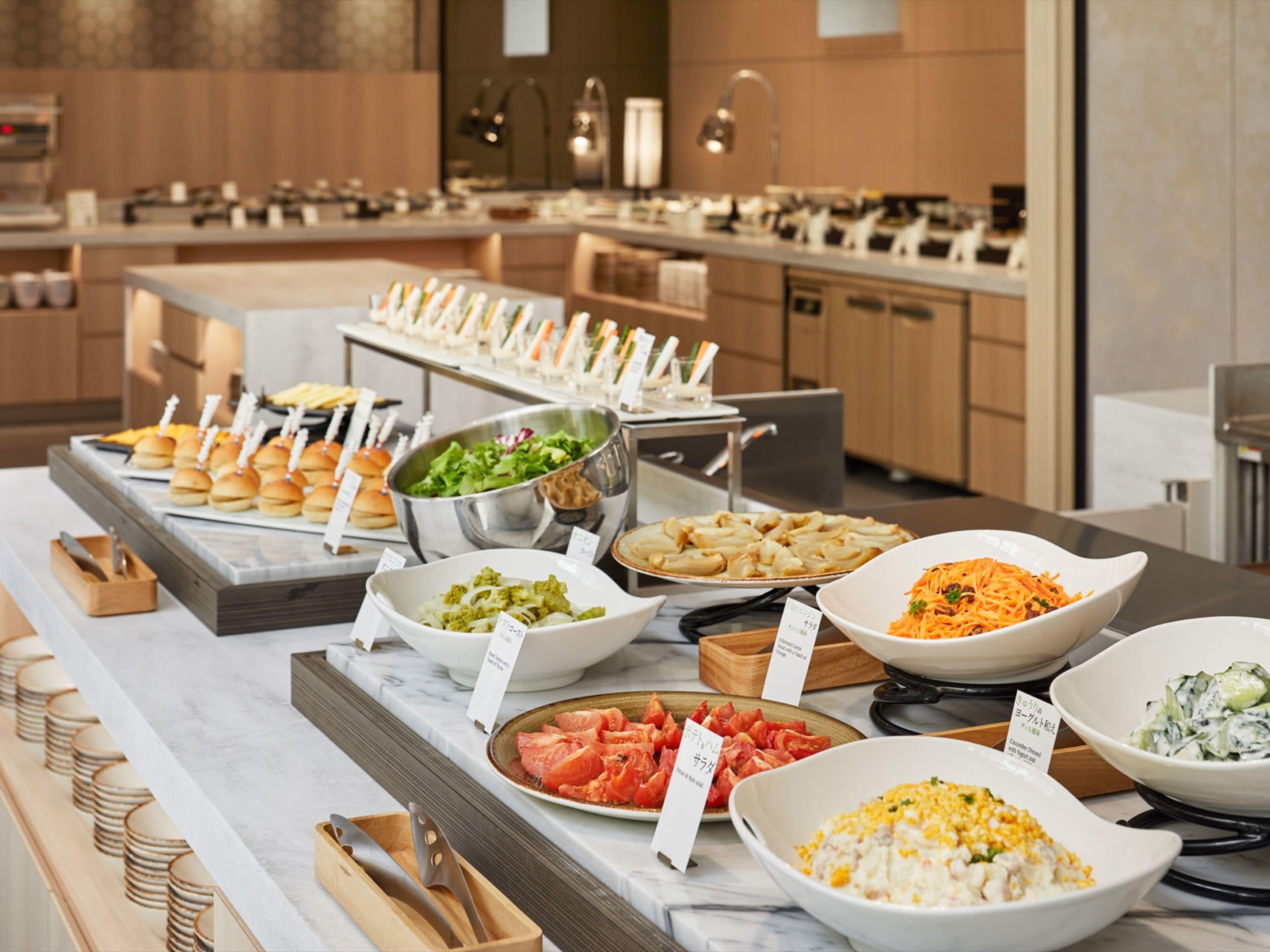 daily buffet breakfast (jpy 4500 per person)
