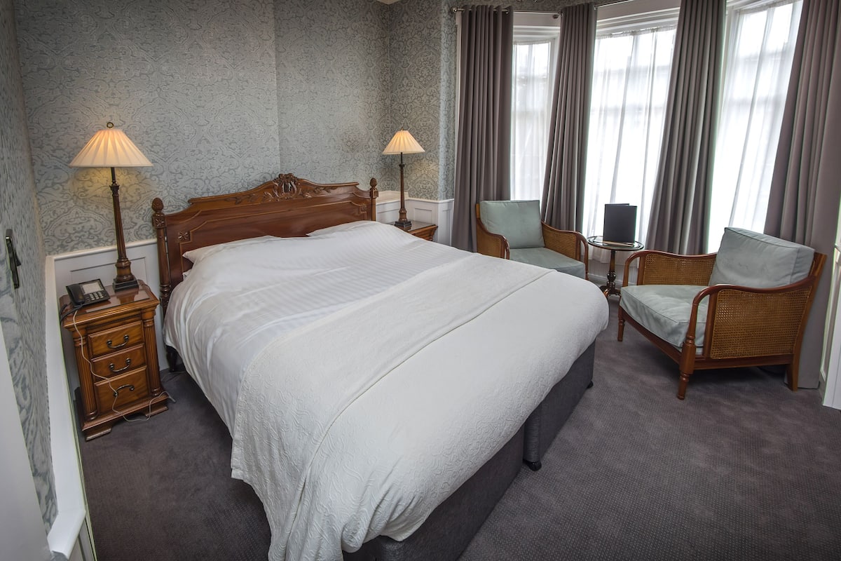 Superior Double Room | Free WiFi, bed sheets, wheelchair access