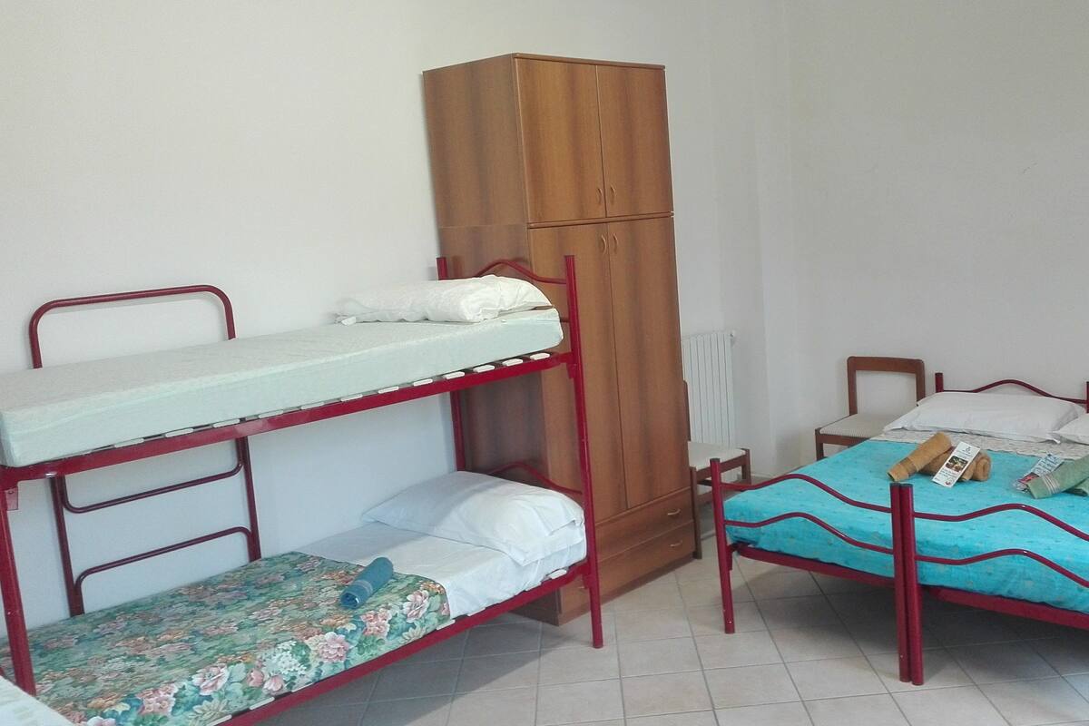 Free WiFi, bed sheets