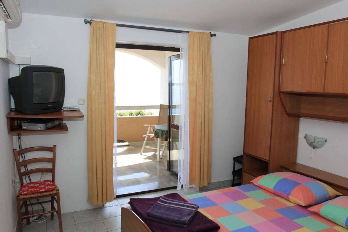 Apartment, 1 Bedroom, Sea View (35m2) | Blackout drapes, free WiFi, bed sheets