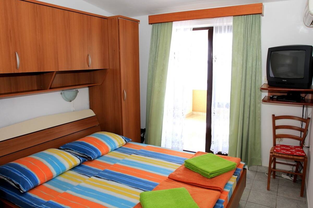 Apartment, 1 Bedroom, Sea View (31m2) | Blackout drapes, free WiFi, bed sheets