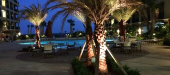 "Home Away From Home" i denne smukt indrettet med moderne møbler.