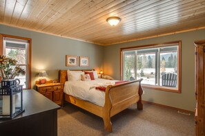 3 bedrooms, iron/ironing board, free WiFi, bed sheets