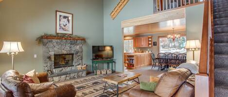 Smart TV, fireplace, DVD player, books