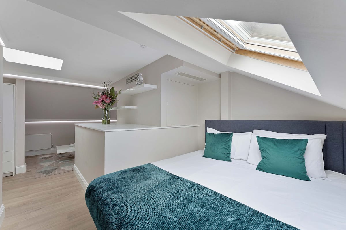 Triple Studio | Blackout drapes, iron/ironing board, free WiFi