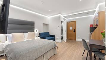 LG Family Studio | Blackout curtains, iron/ironing board, free WiFi