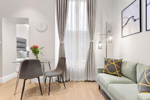 Studio – executive | Blendingsgardiner, strykejern/-brett, wi-fi (inkludert) og sengetøy