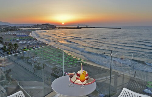 Swell Boutique Hotel