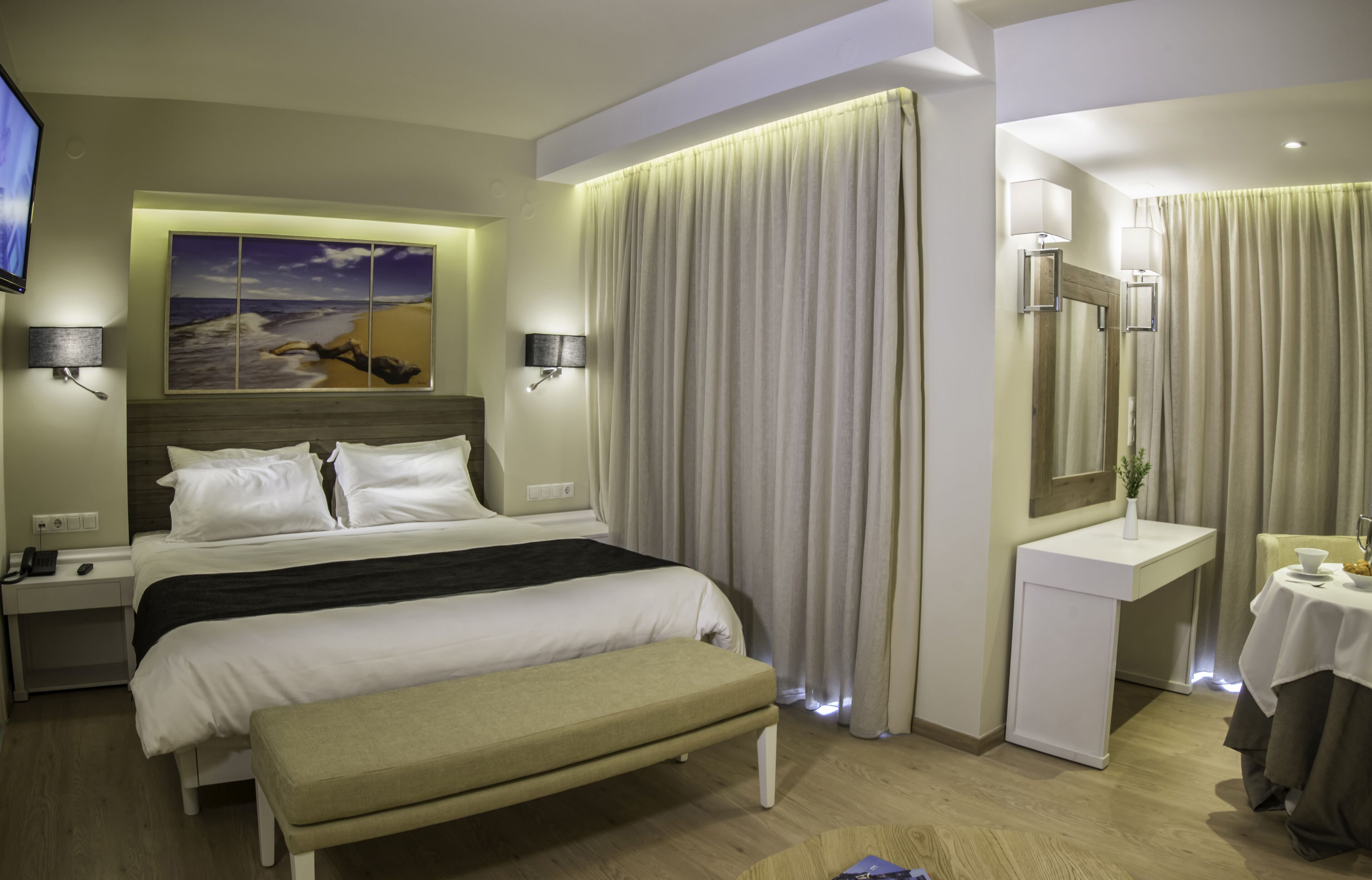 junior suite, partial sea view | in-room safe, desk, soundproofing, iron/ironing board