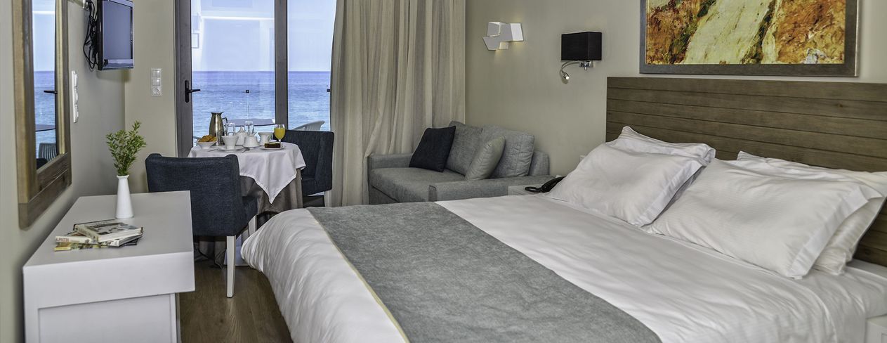 superior room, 1 double bed, non smoking | in-room safe, desk, soundproofing, iron/ironing board