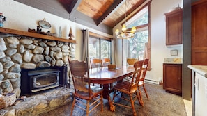 Condo, 2 Bedrooms | Dining