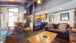 Condo, 2 Bedrooms | Living area