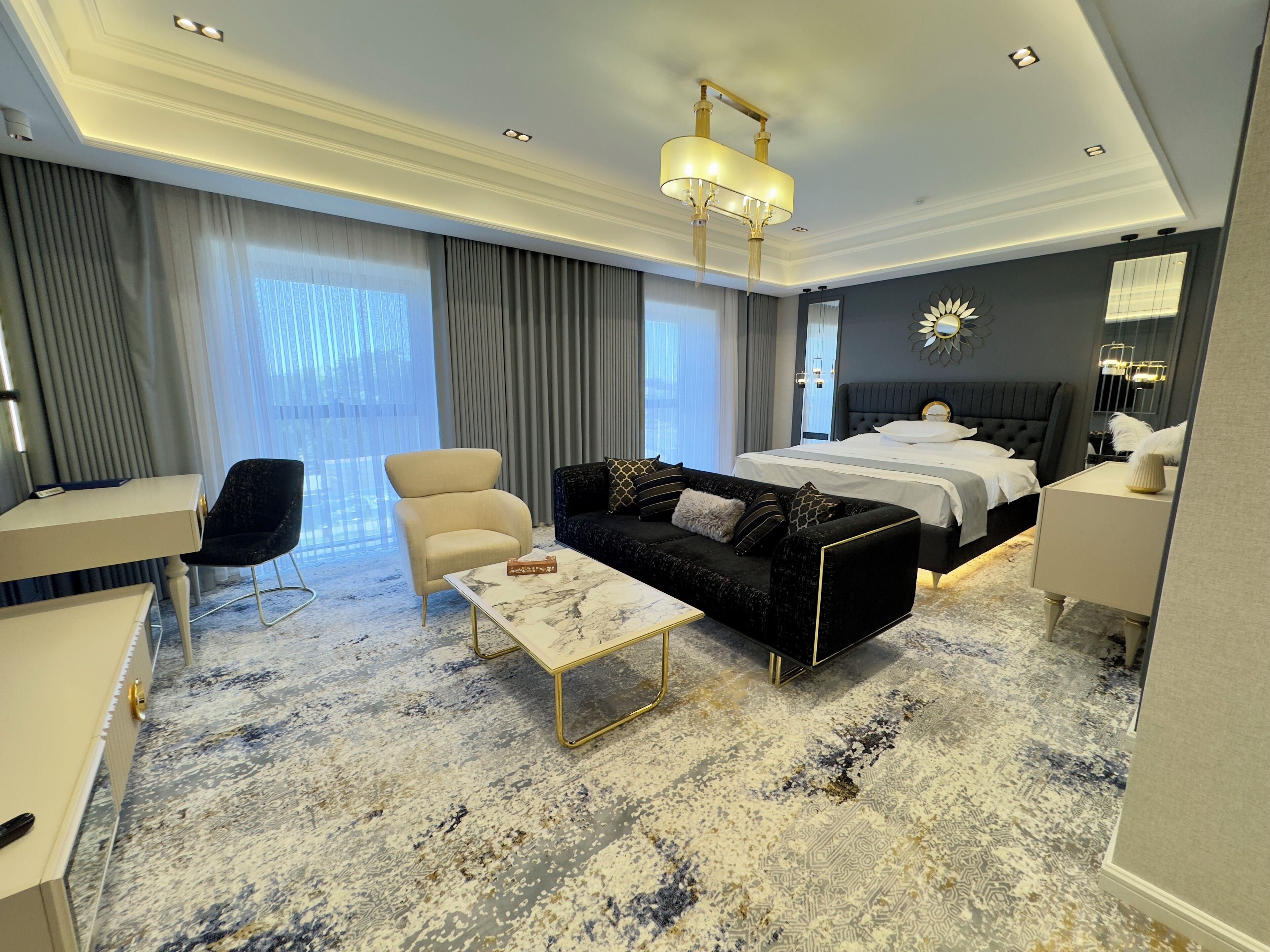 Suite Prestige, 1 très grand lit, non-fumeur | Literie de qualité, coffre-fort, bureau, rideaux d’obscurcissement